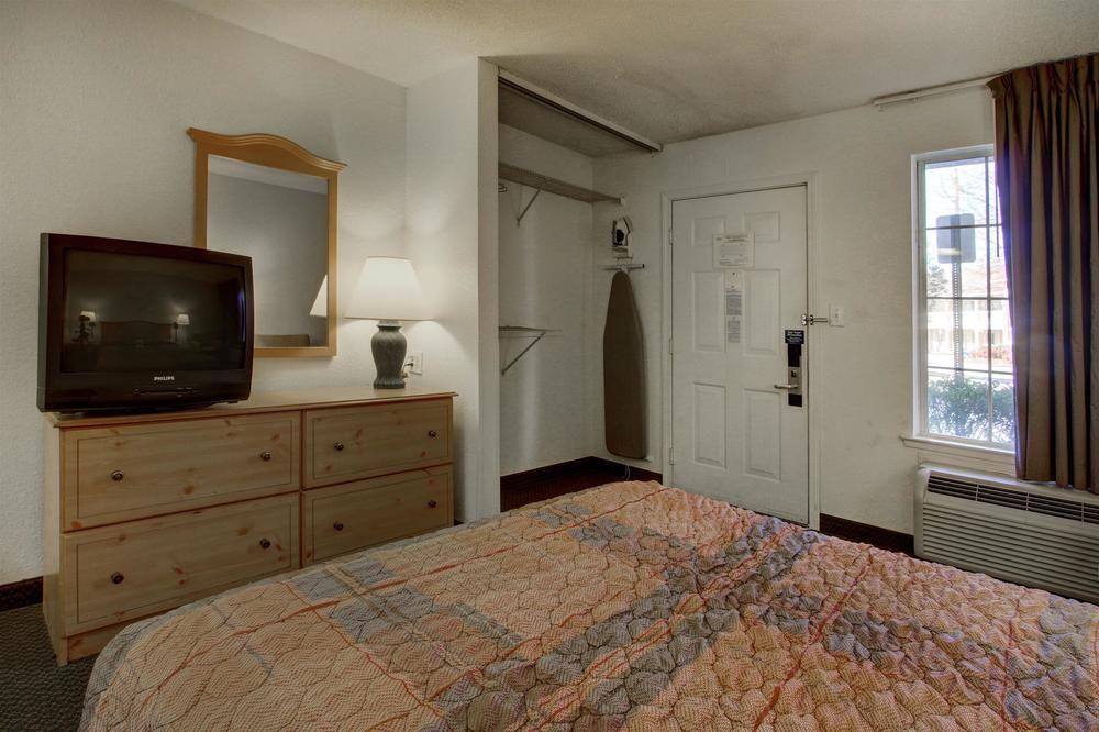 Atlanta Hotel Розвелл Екстер'єр фото